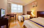 Bedroom 6 Shell Suzhou Shengze Oriental Textile City Hotel