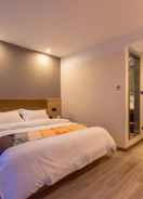 BEDROOM Shell Hotel Hongyang Square Taishan Xincun Subway 