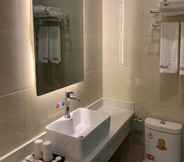 In-room Bathroom 4 Shell Beijing Fangshan Chengguan Metro Station Hot