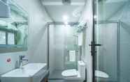 In-room Bathroom 6 GreenTree Inn Hangzhou Fuyang Wildlife Park Wisdom