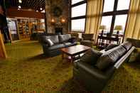 Lobby Pipestem Resort State Park