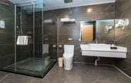 In-room Bathroom 2 Greentree Inn Binzhou Yangxin County Bus Station L