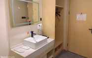 In-room Bathroom 5 Shell Chuzhou Economic Development Zone Internatio