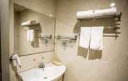In-room Bathroom 4 Greentree Alliance Dongying Guangrao County Dawang