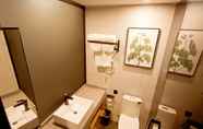 In-room Bathroom 5 Greentree Inn Fuyang City High Speed Railway Stati