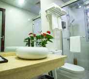 In-room Bathroom 2 Shell Hefei Chaohu Railway Station Wanda Plaza Hot