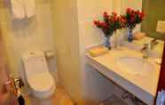 In-room Bathroom 7 Greentree Inn Heze Juye County No 1 Senior Middle 