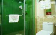 Toilet Kamar 6 Vatica Heze Railway Station Renmin Road Hotel