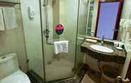 In-room Bathroom 5 Greentree Inn Langfang Guangyang District Guangyan