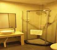 In-room Bathroom 2 Shell Liaocheng Dongchang West Road Railway Statio