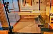 In-room Bathroom 6 Shell Linxia Hongyuan New Village Hotel