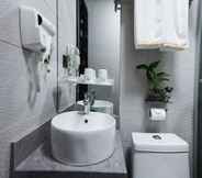 In-room Bathroom 3 Gt Alliance Shanghai Baoshan District Hanghai Univ