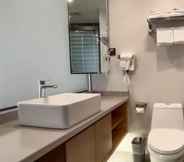 In-room Bathroom 5 Greentree Inn Shangqiu Zhecheng County Shanghai Ro