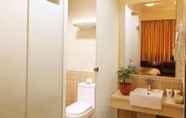 In-room Bathroom 2 Greentree Inn Ningxia Yinchuan Beijing Road Busine