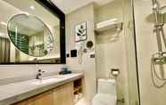 In-room Bathroom 4 Greentree Inn Guigang City Pingnan County Gongzhou