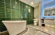 In-room Bathroom 5 Greentree Inn Guigang City Pingnan County Gongzhou