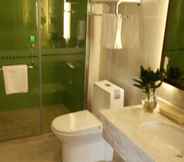 In-room Bathroom 7 Greentree Inn Lu An Jin An District Bus North Stat