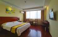 Bedroom 3 GreenTree Inn Suzhou Taicang Liuhe Passenger Stati