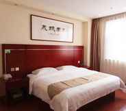 Bedroom 4 GreenTree Inn DingZhou Railway Station Hotel