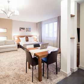 Aparthotel Miodowa 1, โรงแรม & ที่พัก Wojewodztwo Malopolskie