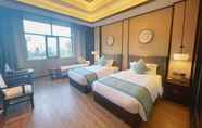 Kamar Tidur 3 Ramada by Wyndham Xianning Xishan Mountain