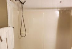 기타 4 Stars Inn & Suites Building B