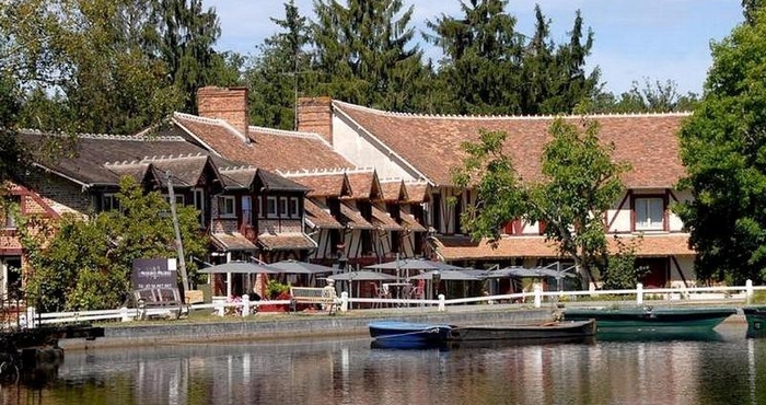 Exterior Logis Hotel Le Moulin De Villiers