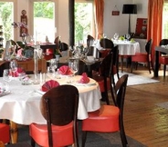 Restaurant 3 Logis Hotel Le Moulin De Villiers