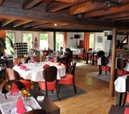 Restaurant 5 Logis Hotel Le Moulin De Villiers