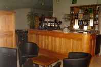 Bar, Cafe and Lounge Logis Auberge De L'Allagnonette