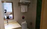 In-room Bathroom 6 GreenTree Inn Hebei Langfang Sanhe District Fudi