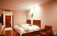 Bedroom 2 GreenTree Inn Puyang Fan County People Avenue Banq