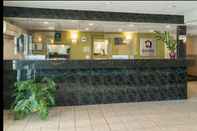 Lobby Quality Inn & Suites Vernon