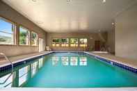 Swimming Pool Quality Inn & Suites Vernon