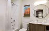 In-room Bathroom 7 MainStay Suites Gaylord