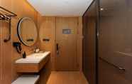 In-room Bathroom 7 Ji Hotel (Zhongshan Park)