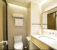 In-room Bathroom 7 Ji Hotel (Urumqi Zhongshan Road)