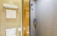 In-room Bathroom 3 Ji Hotel (Tangshan Wanda Plaza)