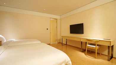 Bedroom 4 Ji Hotel (Jinan Jingshi Road Harmony Plaza)