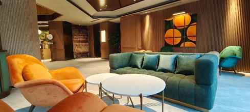 Lobi 4 Orange Hotel (Tianjin Wudadao)