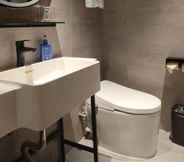 In-room Bathroom 4 Hanting Hotel (Beijing Shijingshan Wanda Luda Stre