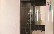 In-room Bathroom 5 Hanting Hotel (Beijing Liangxiang University City 