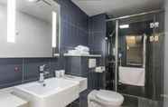 In-room Bathroom 5 Hanting Hotel (Suzhou International Film and TV Ci