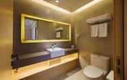 ห้องน้ำภายในห้อง 5 Ji Hotel (Jilin Wanda Plaza)