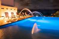 Swimming Pool Santa Lucia Luxury