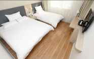 Bedroom 3 Hanting Hotel(South of Railway Station You'anmen B