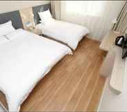 Bedroom 3 Hanting Hotel(South of Railway Station You'anmen B