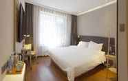 Bedroom 5 Hanting Premium (Beijing Renmin University West Ga