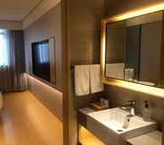 In-room Bathroom 4 Ji Hotel(Shanghai Meilan Lake Branch)