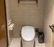 In-room Bathroom 2 Ji Hotel(Shanghai Meilan Lake Branch)